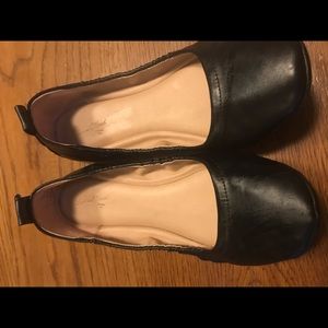 Black ballet flats size 8